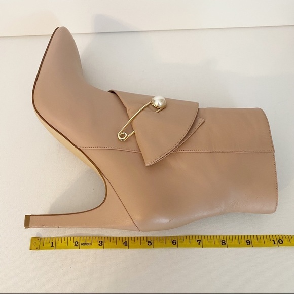 Nine West Quitit Light Natural Pearl Trim Ankle Boots - 9 - Picture 16 of 16